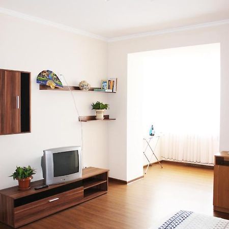 Центр Міста Однокімнатна Новобудова Apartment Lutsk Bagian luar foto
