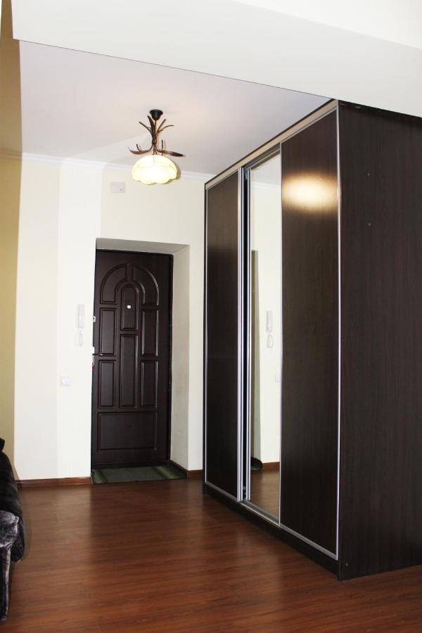 Центр Міста Однокімнатна Новобудова Apartment Lutsk Bagian luar foto