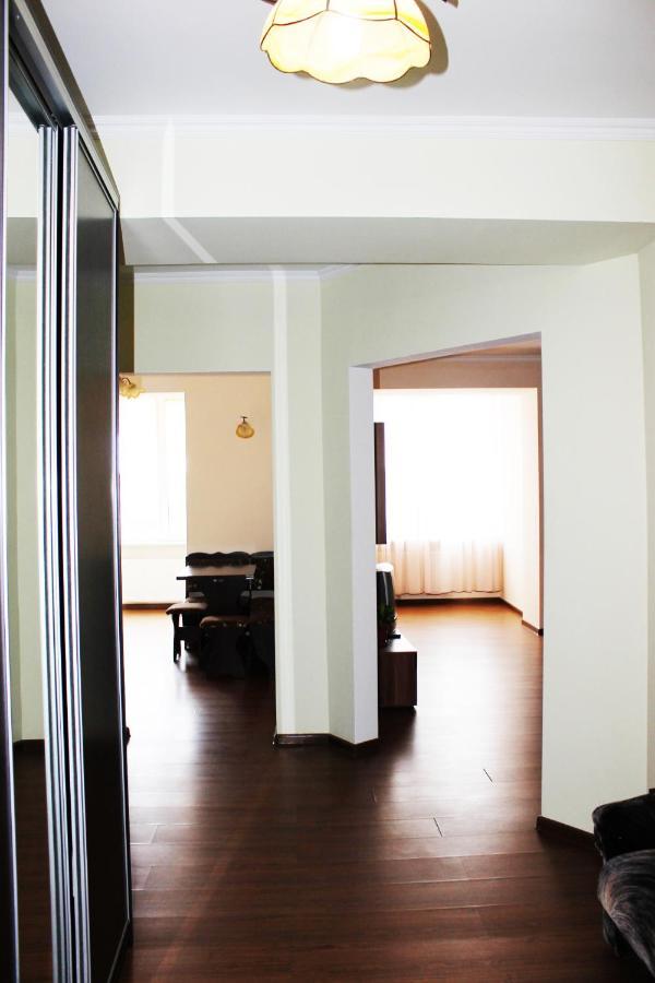 Центр Міста Однокімнатна Новобудова Apartment Lutsk Bagian luar foto