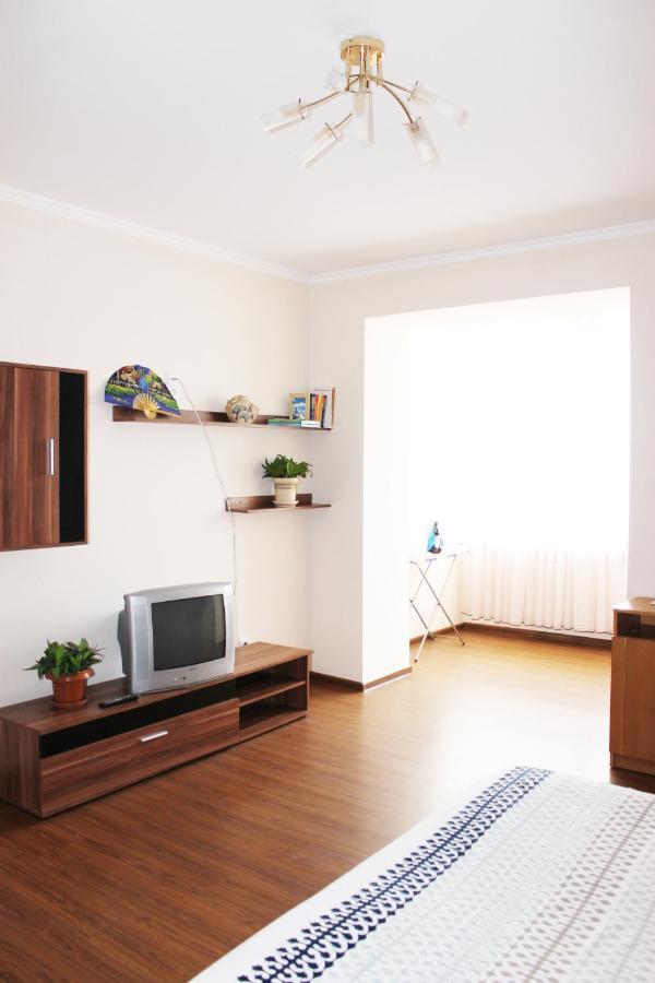 Центр Міста Однокімнатна Новобудова Apartment Lutsk Bagian luar foto
